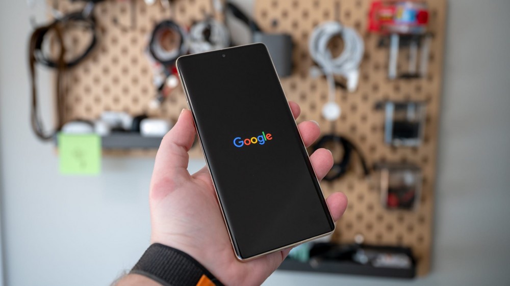 Google logo seen during the Android 13 bootup on the Pixel 7 Pro